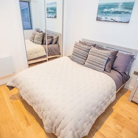 Stylish And Clean 1 Bed Apartment Maidenhead Town Center Buitenkant foto