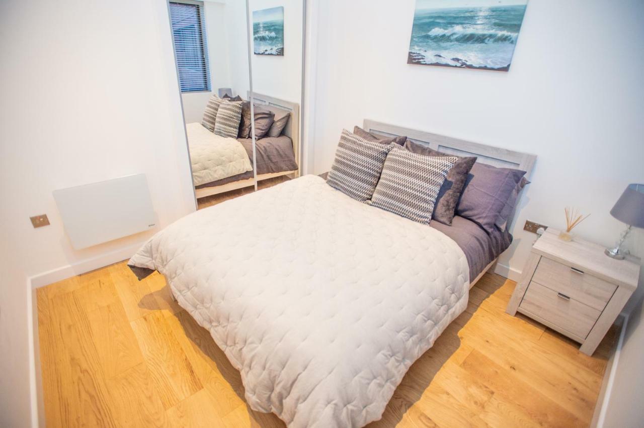 Stylish And Clean 1 Bed Apartment Maidenhead Town Center Buitenkant foto