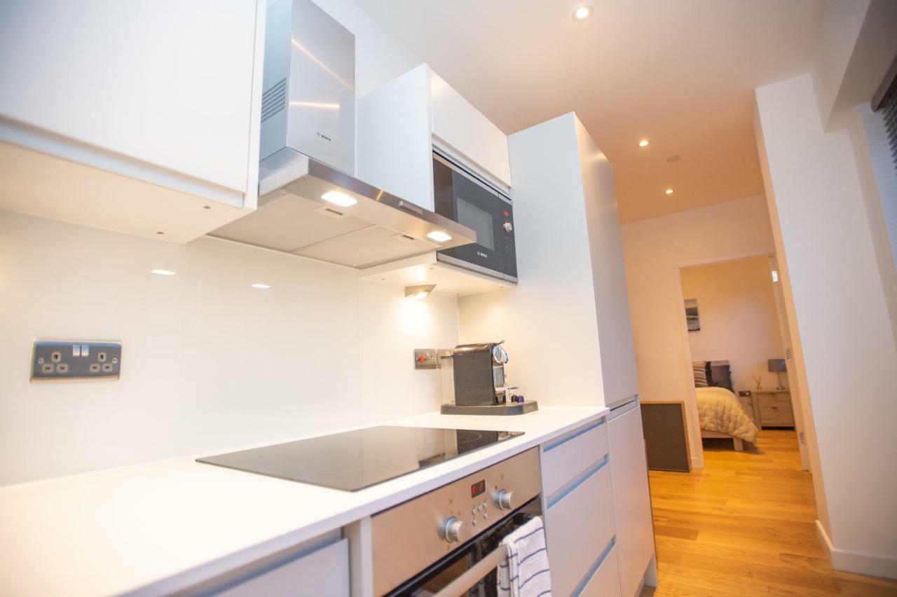 Stylish And Clean 1 Bed Apartment Maidenhead Town Center Buitenkant foto