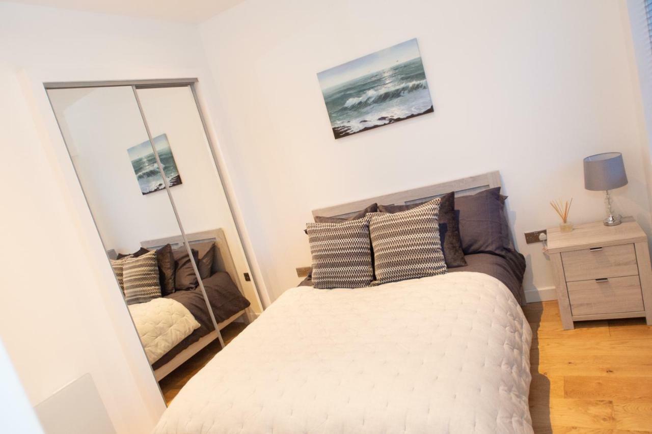 Stylish And Clean 1 Bed Apartment Maidenhead Town Center Buitenkant foto