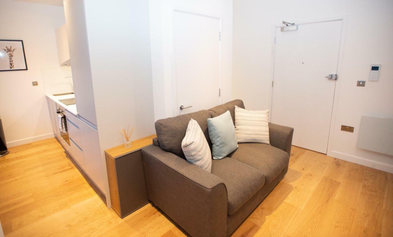 Stylish And Clean 1 Bed Apartment Maidenhead Town Center Buitenkant foto