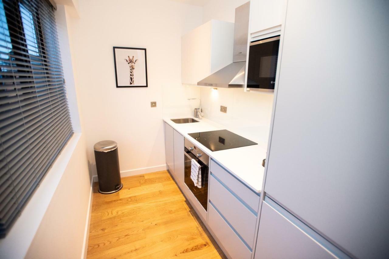 Stylish And Clean 1 Bed Apartment Maidenhead Town Center Buitenkant foto
