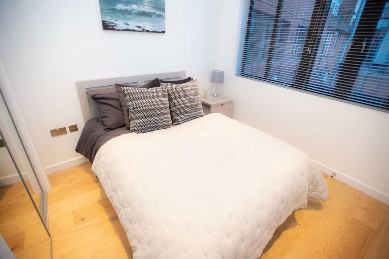 Stylish And Clean 1 Bed Apartment Maidenhead Town Center Buitenkant foto